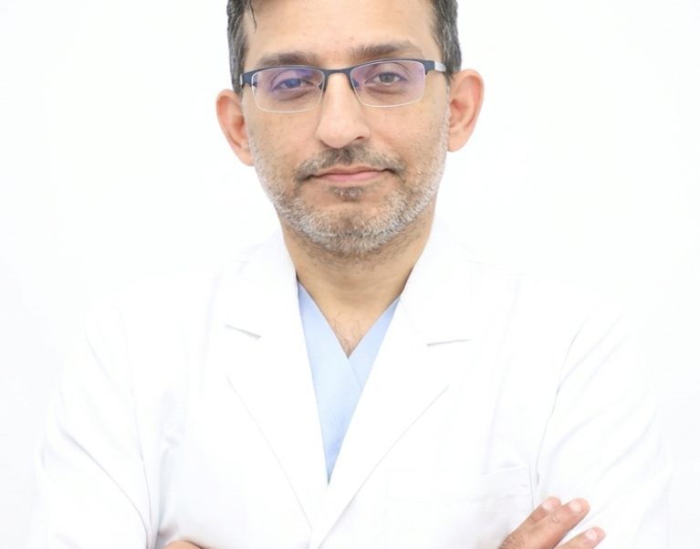 Dr_Naveen_800x1000